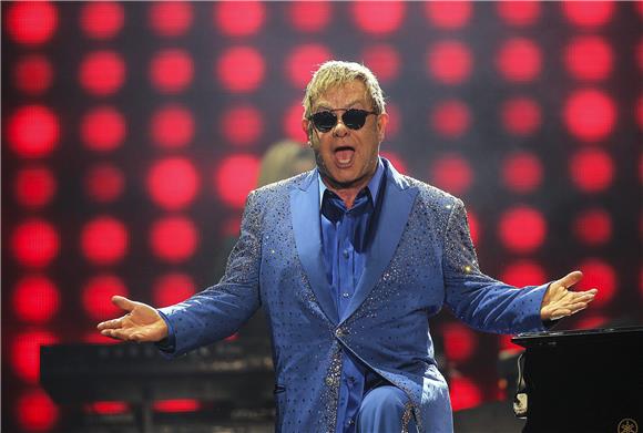 Elton John negira da je seksualno zlostavljao zaštitara