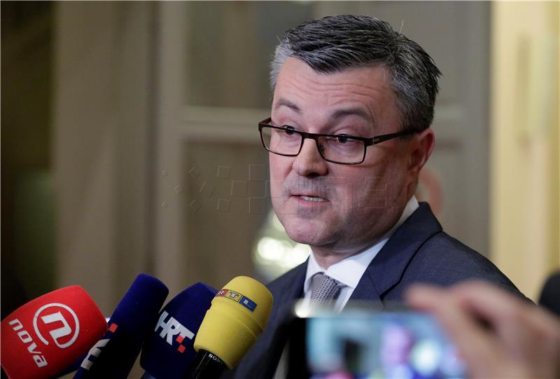 Oreskovic says Seselj verdict prosecution's defeat, tribunal's disgrace