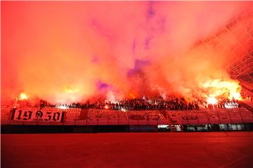 Torcida bakljadom odala počast svom legnedarnom vođi Žanu Ojdaniću