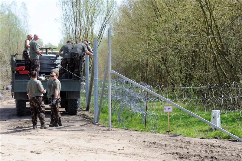 HUNGARY MIGRATION BORDER FENCE