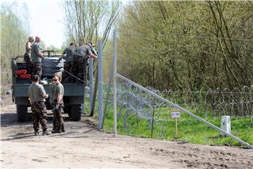 HUNGARY MIGRATION BORDER FENCE