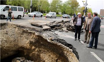 Gradonačelnik Bandić obišao oštećenje kolnika na Slavonskoj aveniji