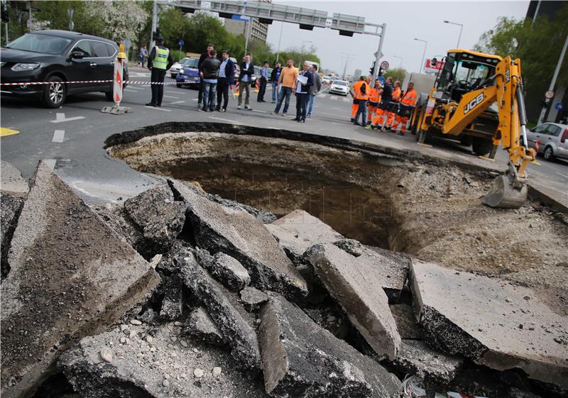 Bandić: Krater na Slavonskoj aveniji mora biti saniran za 10 dana