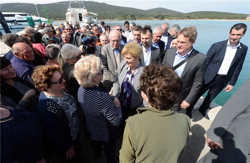 Predsjednica Grabar-Kitarović posjetila otok Ist