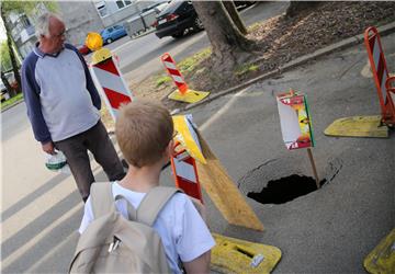 U Zagrebu otvorena još jedna rupa na cesti na Srednjacima