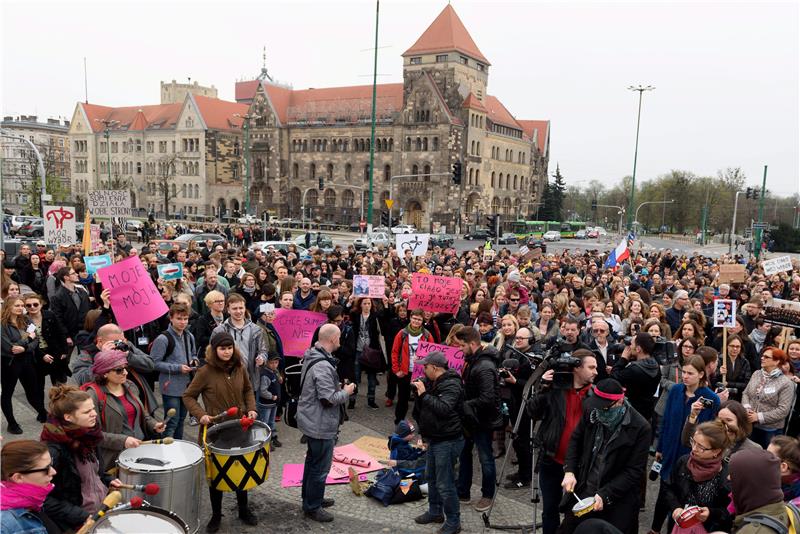 POLAND PROTEST AGEINST ABORTION BAN