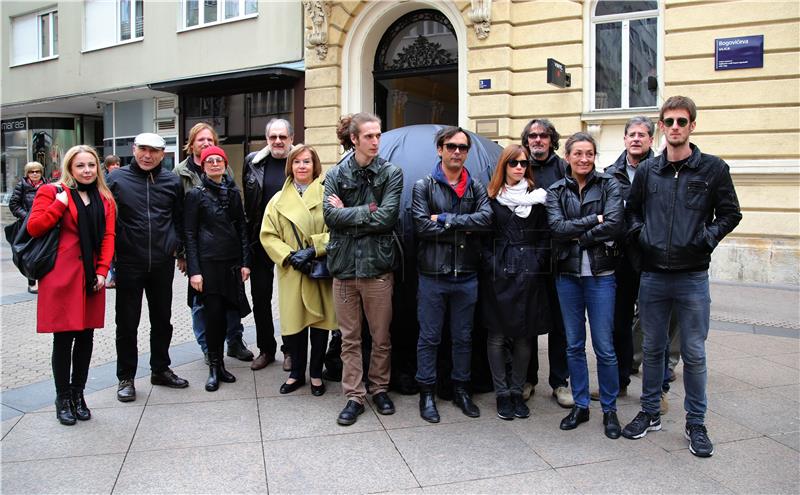 U prosvjednoj akciji Kulturnjaka prekriveno Kožarićevo Sunce