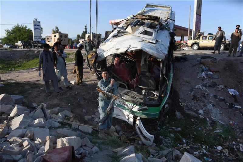 Afganistan: U napadu na autobus najmanje 12 mrtvih