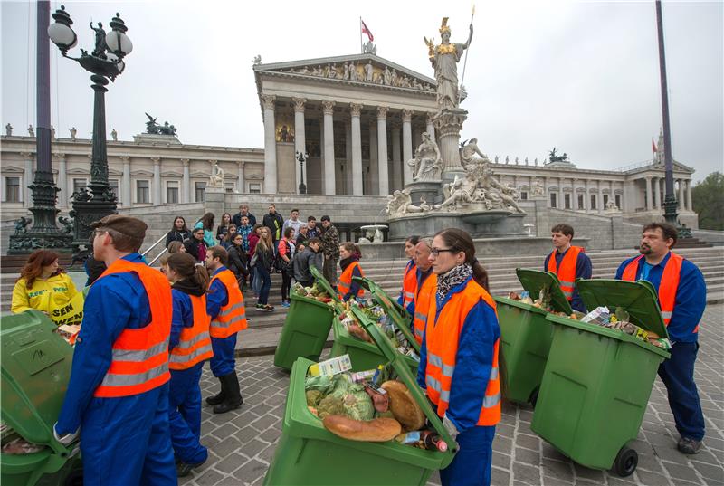 AUSTRIA GREENPEACE FOOD WASTE PROTEST