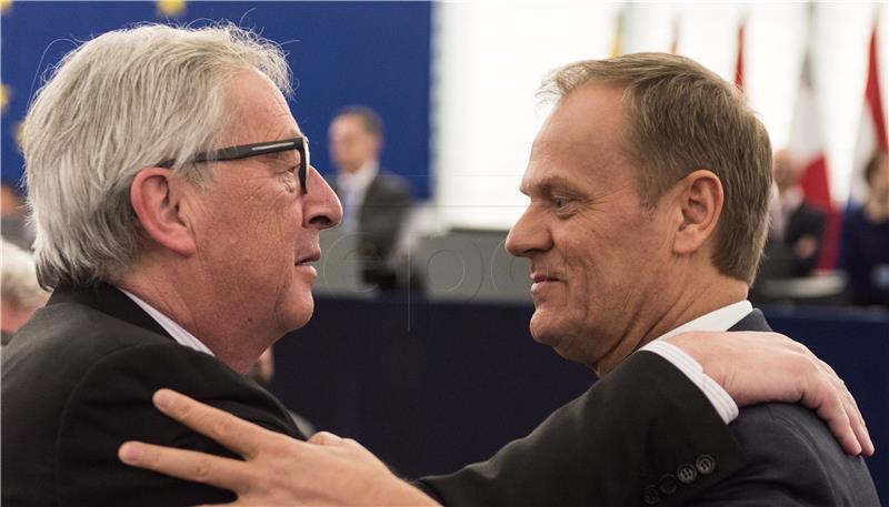 Tusk i Juncker brane sporazum s Turskom, iako nije idealan