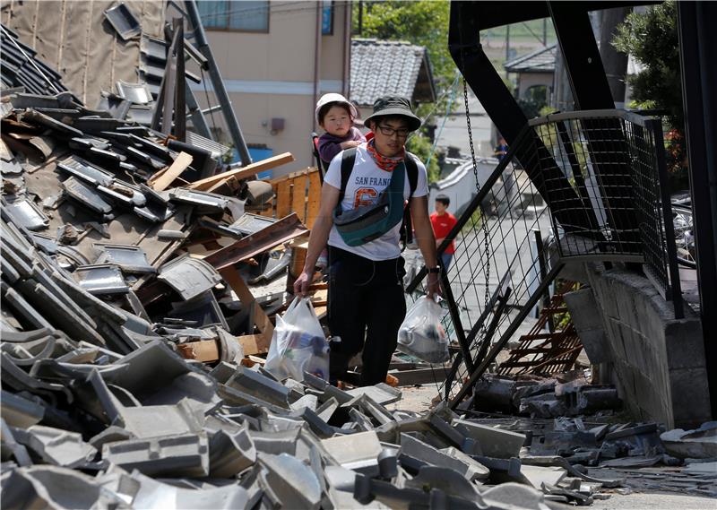 Japan: Devet mrtvih, stotine ranjenih i velike štete nakon serije potresa 