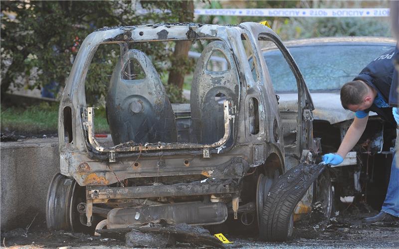 U Splitu zapaljena tri automobila, sumnja se da su požari podmetnuti