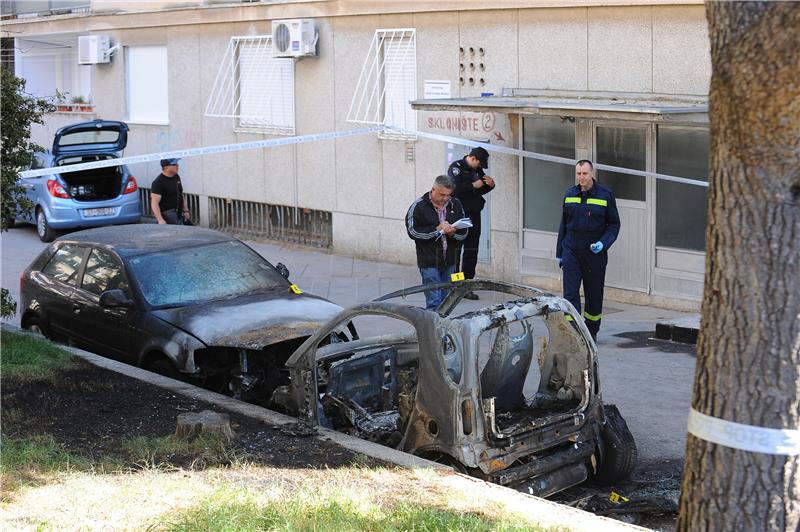 U Splitu zapaljena tri automobila, sumnja se da su požari podmetnuti