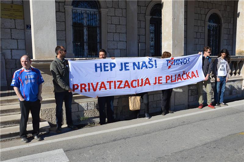 Privatizacija nije jedino rješenje za javna poduzeća - konferencija