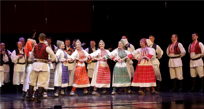 Ansambli LADO i KOLO održali zajednički koncert 