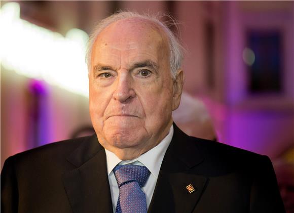 Kohl kaže da Europa ne može postati nova domovina za migrante 