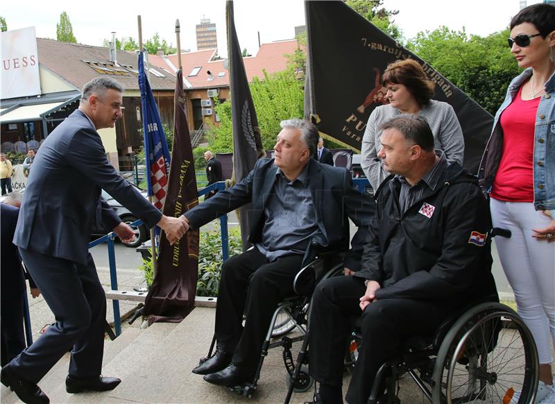 Karamarko i ministri s hrvatskim braniteljima