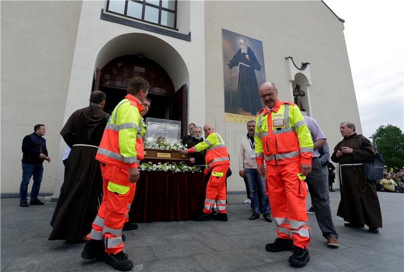 Oproštajnom molitvom ispraćeno tijelo sv. Leopolda Bogdana Mandića