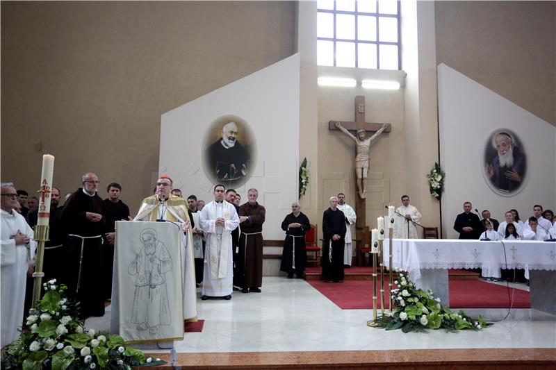 Oproštajnom molitvom ispraćeno tijelo sv. Leopolda Bogdana Mandića