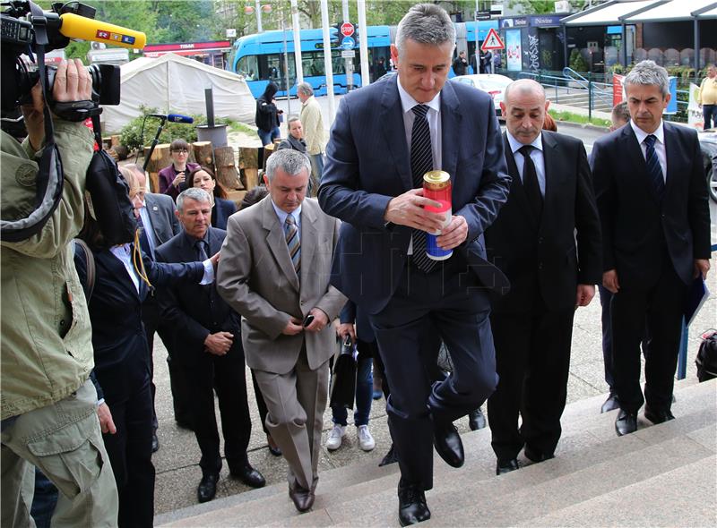 Karamarko i ministri s hrvatskim braniteljima