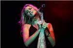 Joss Stone prekinula turneju zbog bolesne kujice Missy 