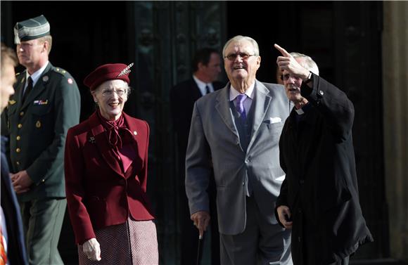 Suprug danske kraljice, nerealizirani kralj, odsad samo "princ Henrik"