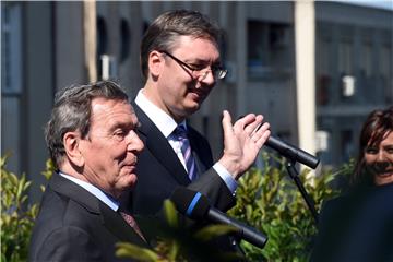 Srbijanski premijer Vučić kaže da odnosi s Hrvatskom nisu laki, ali da mogu biti bolji