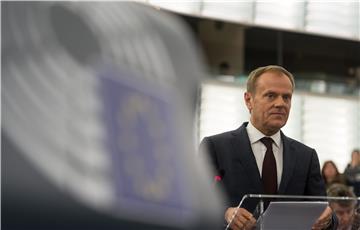 Tusk najavio izvanredni sastanak ministara financija eurozone o Grčkoj