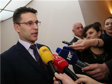 Božo Petrov dao izjavu za medije nakon predstavljanja programa reformi