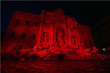 ITALY TREVI FOUNTAIN