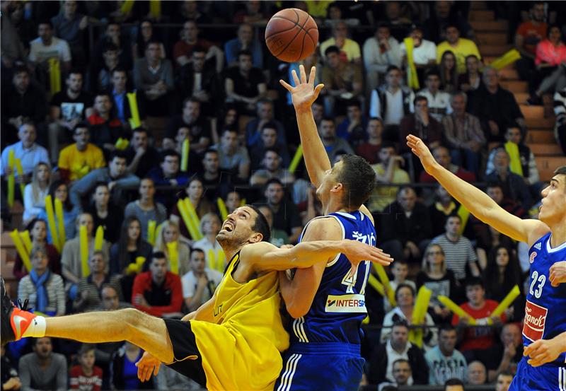 Utakmica 10. kola Lige za prvaka PH za košarkaše: Split - Cibona