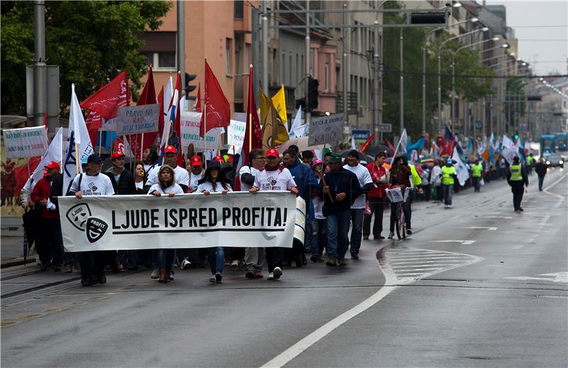 Praznik rada: Sindikati organizirali prosvjednu povorku