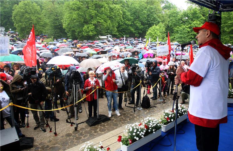 PRAZNIK RADA "Ljude ispred profita!" - poručili sindikati 