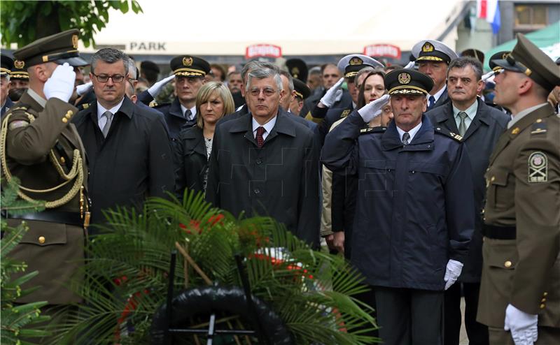 Orešković: počast svim poginulim braniteljima i civilnim žrtvama bez kojih Hrvatska ne bi bila slobodna država