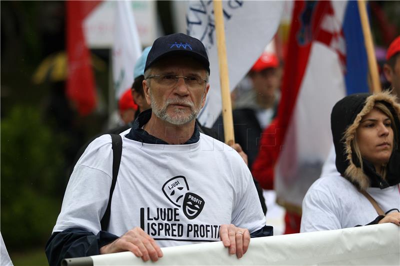 May Day: "People before profit!", say unions