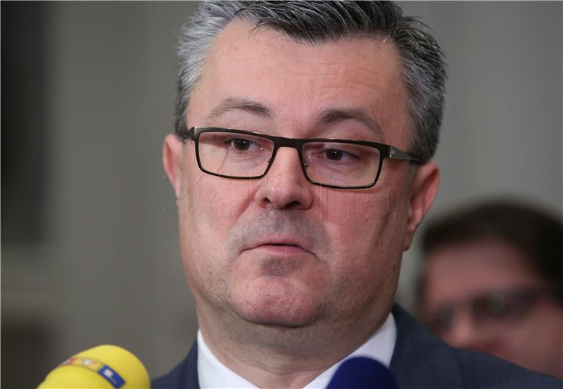 Orešković: Neće biti prijevremenih parlamentarnih izbora