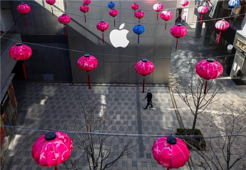 FILE CHINA ECONOMY APPLE RESULTS