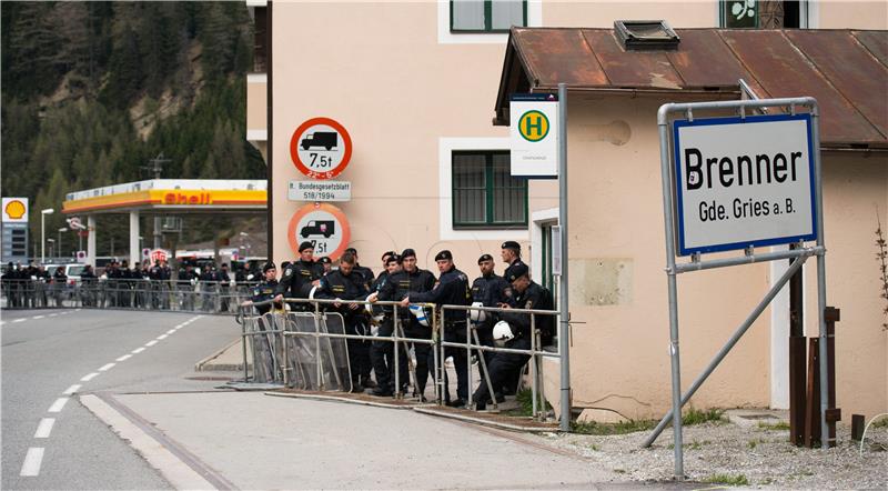 ITALY AUSTRIA BRENNER BORDER CLASHES