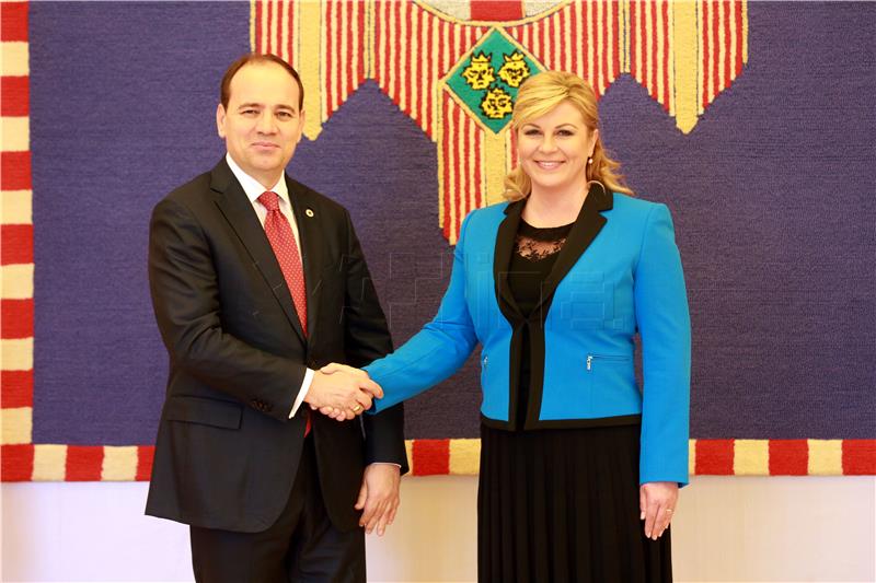 Grabar-Kitarovic: Good cooperation with Albania example for Europe