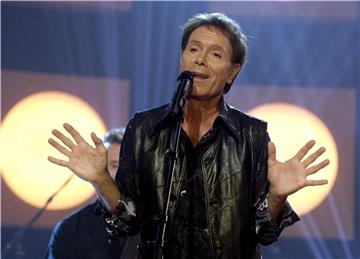 Pjevač Cliff Richard bit će ispitan zbog navoda o spolnom zlostavljanju