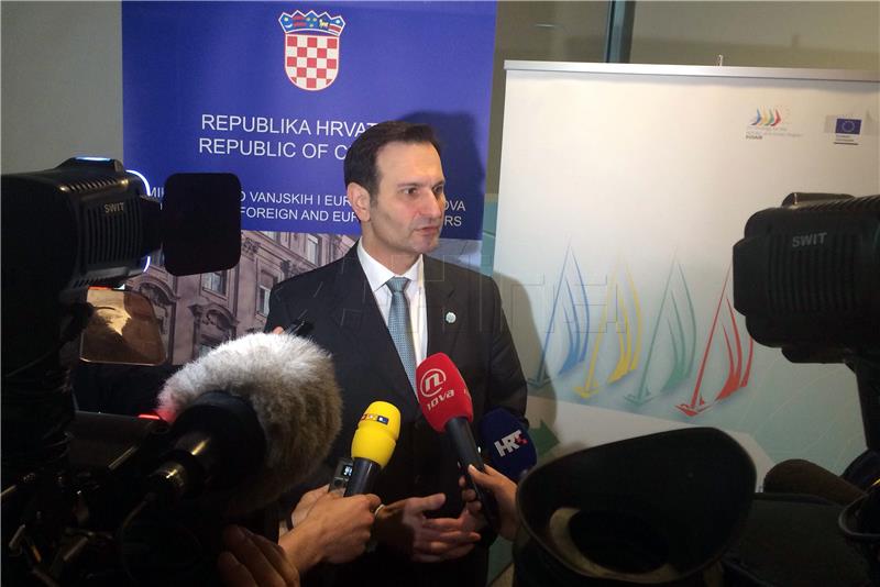 FM: Croatia wants to be link between EU members and non-EU countries