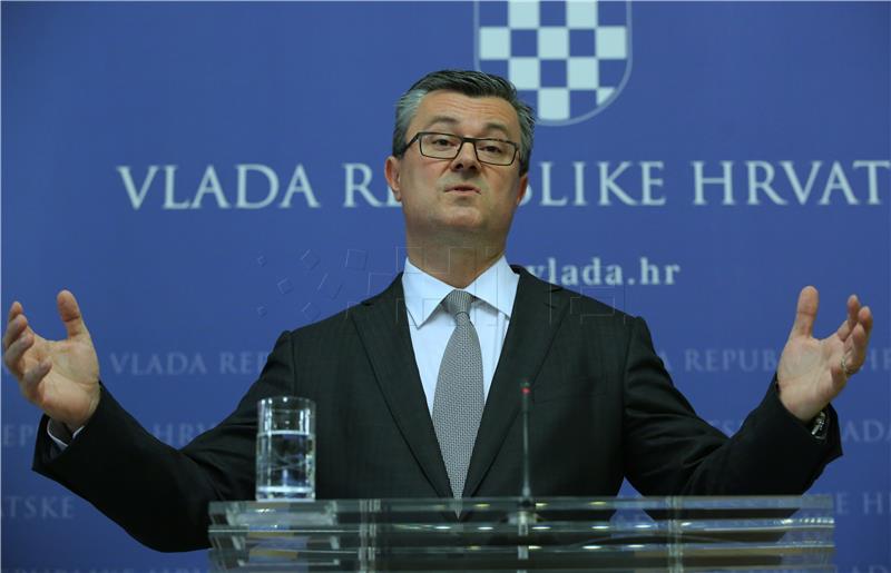 Tiskovna konferencija premijera Oreškovića