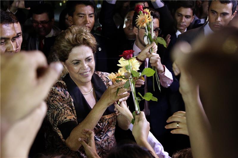 Rousseff pozvala Brazilce da se "pokrenu" protiv "državnog udara"