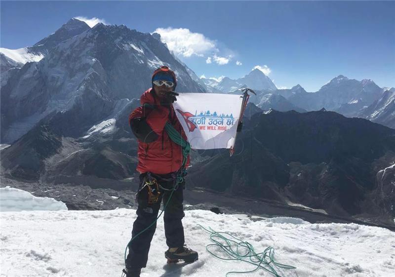 NEPAL EVEREST CLIMBER