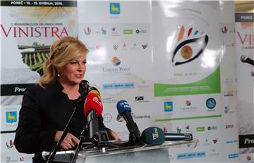 Grabar-Kitarovic opens Vinistra wine exhibition