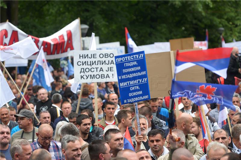 Banja Luka: Najmanje 30 tisuća sudionika na dva politička mitinga