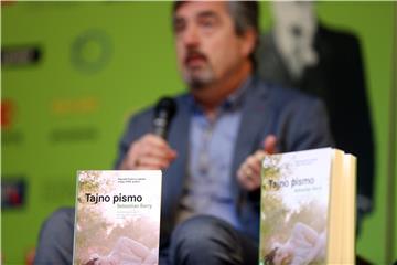 Sebastian Barry predstavio svoj roman "Tajno pismo"