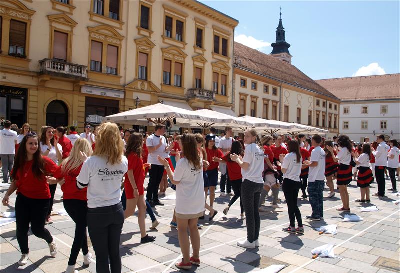 Varaždinski maturanti plesali "quadrillu"