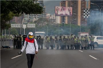 Venezuela: policija blokira prosvjede protiv Madura