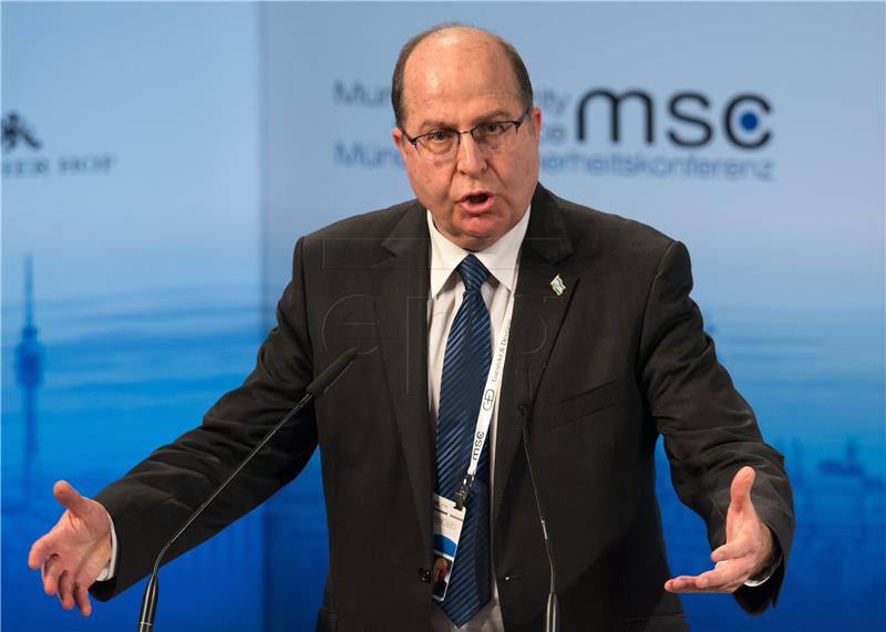 FILE GERMANY ISRAEL DEFENSE MOSHE YAALON RESIGNS